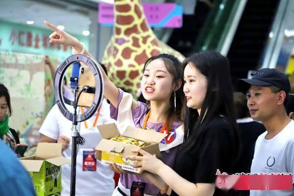 网红主播-K频道,网红主播的崛起与影响力解析