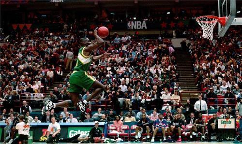 nba明星去当司机,篮球场上的英雄，街头巷尾的“新司机”