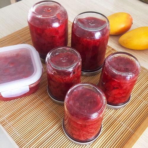 草莓果酱娱乐吃瓜,揭秘娱乐圈的甜蜜瓜田