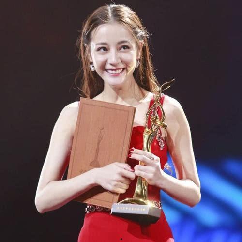 娱乐吃瓜酱服饰,潮流与趣味并存，打造个性时尚新风尚